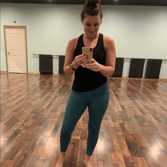 Meet your Posher, Kari - Picture 2 of 2